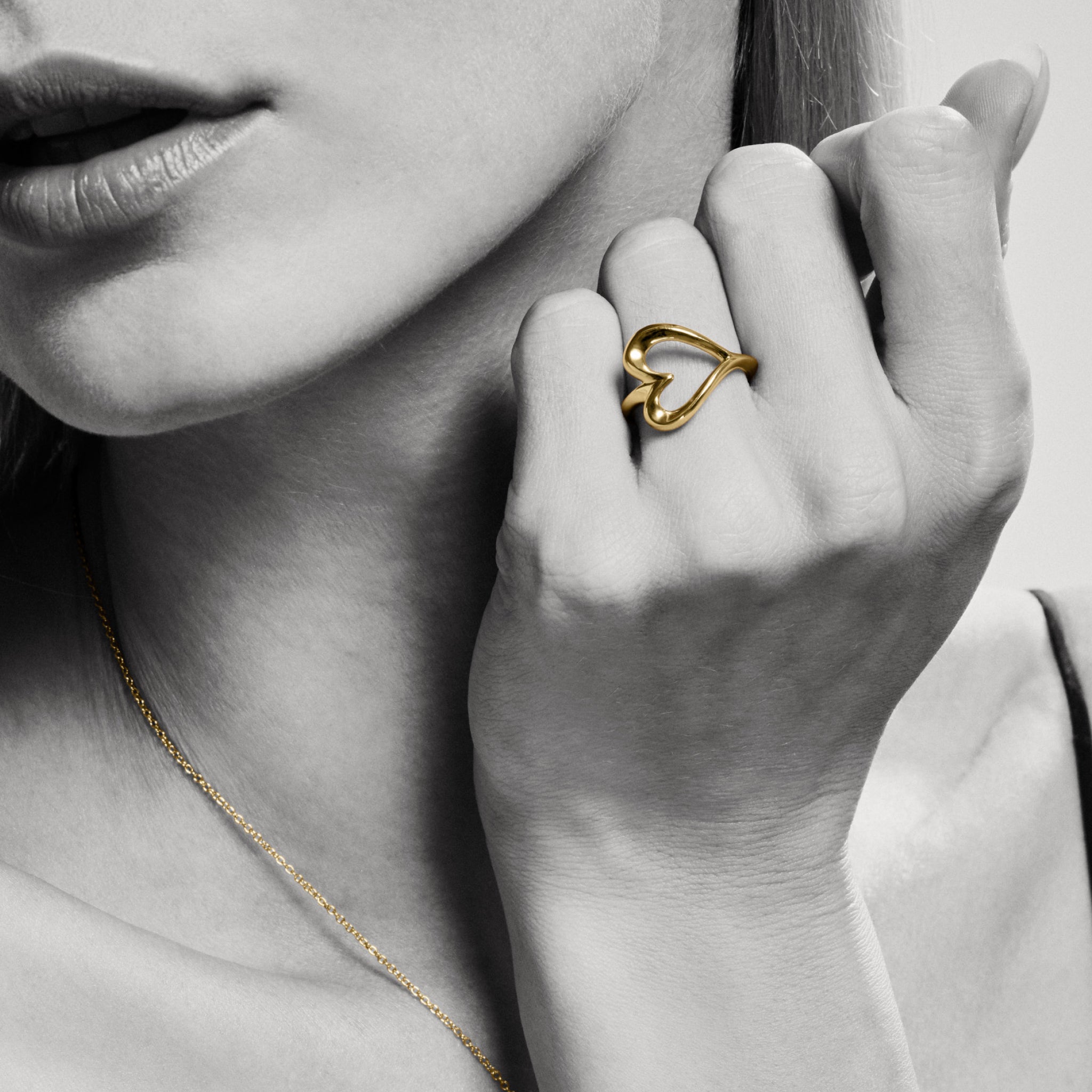 Eros Open Heart Ring in 18K
