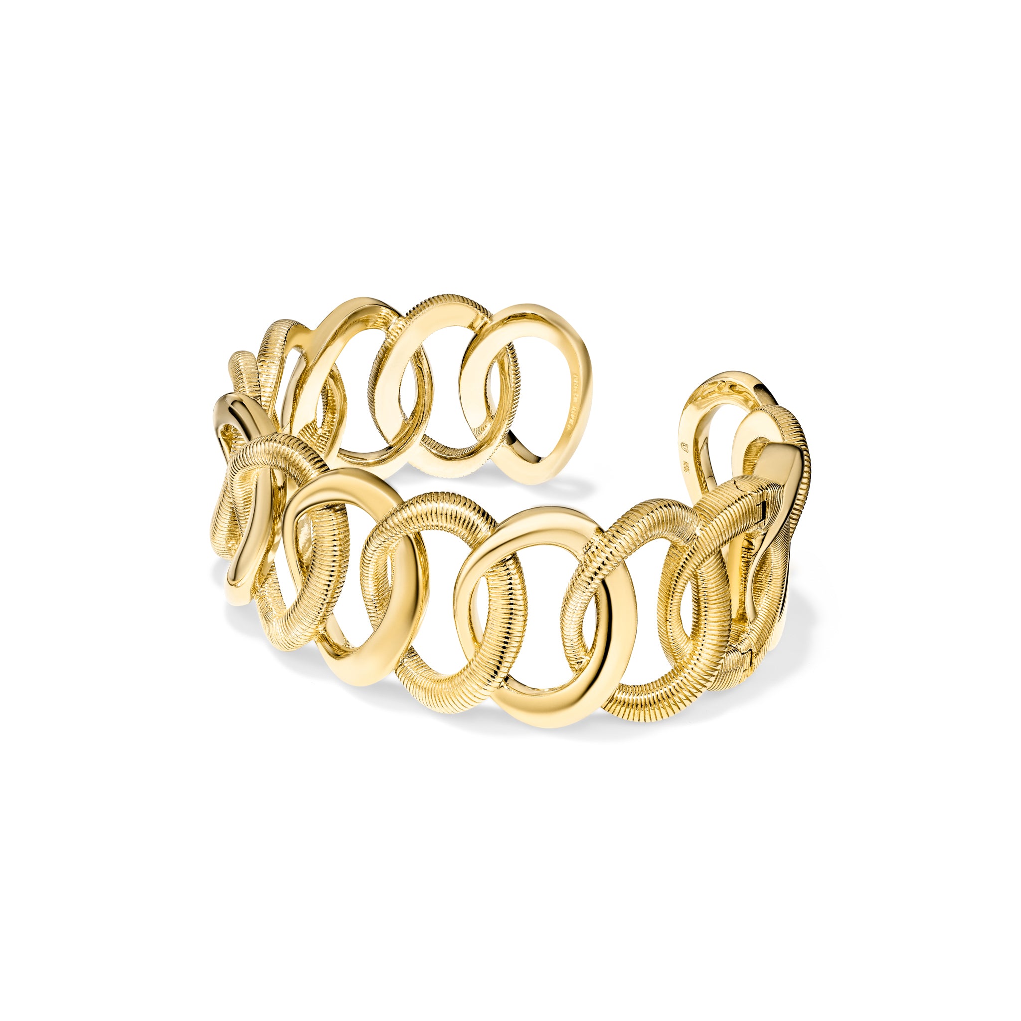 Eternity Interlocking Link Cuff In 18K
