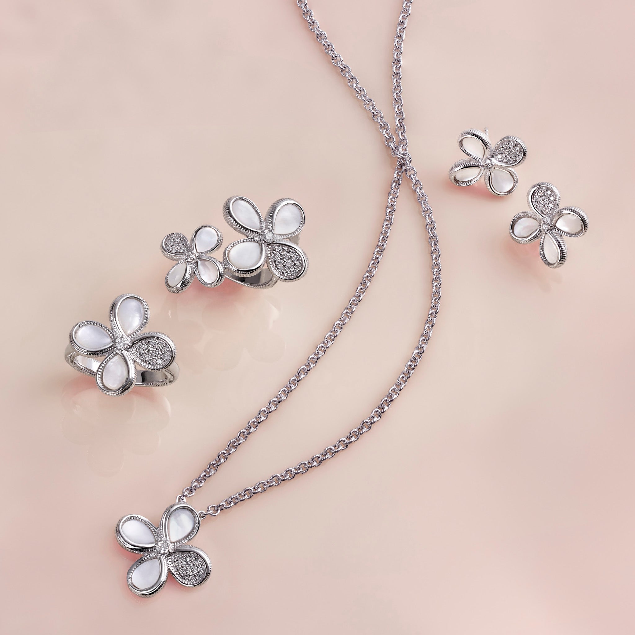 Jardin Flower Pendant Necklace with Mother of Pearl and Diamonds