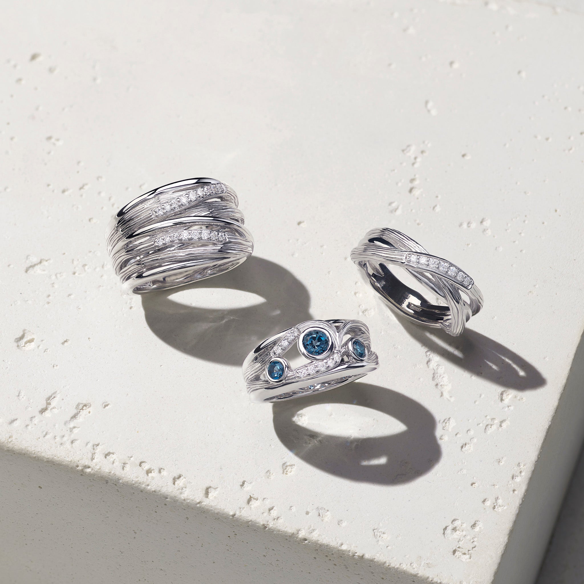 Santorini Crossover Ring with Diamonds
