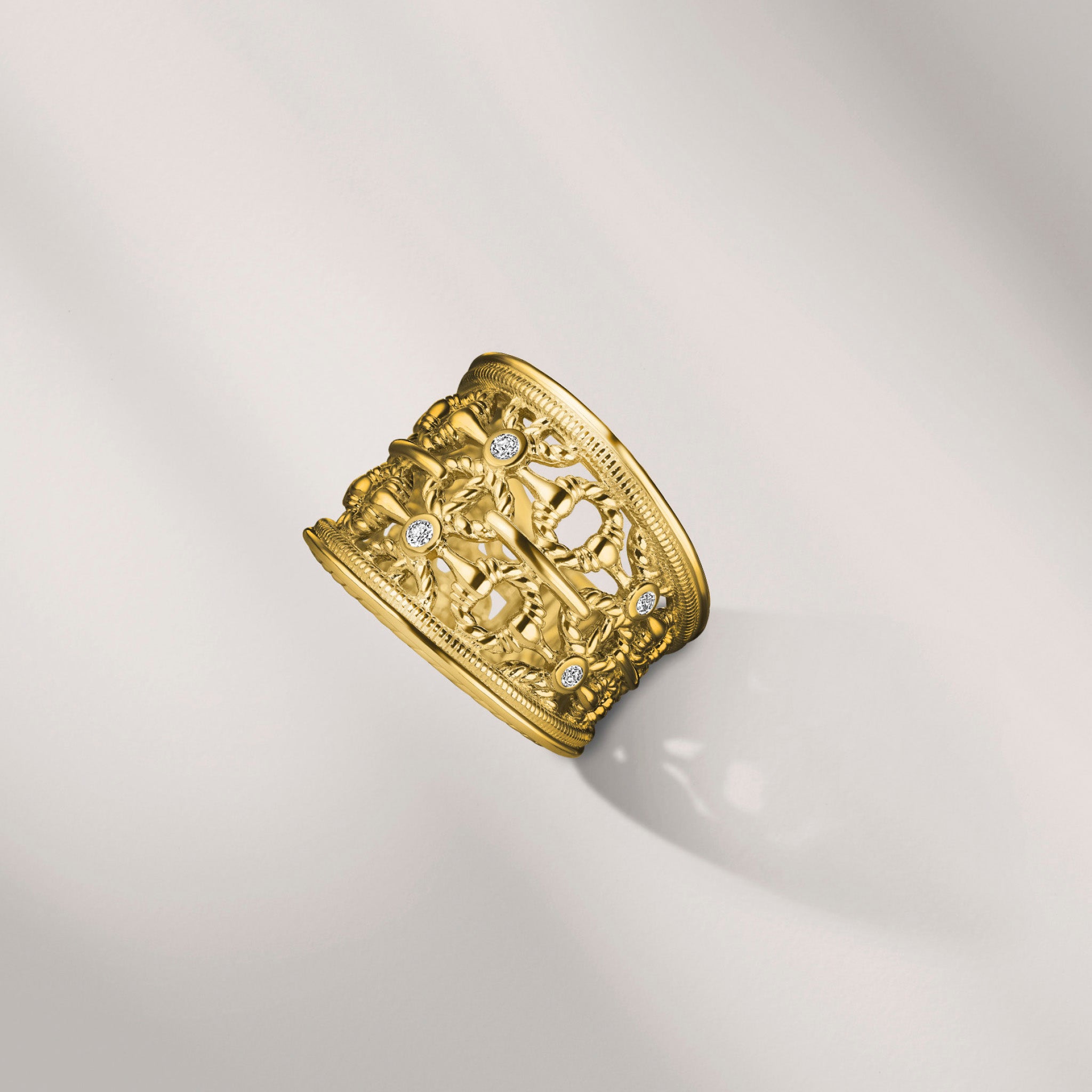 Vienna Wide Band Ring with Diamonds in 18K