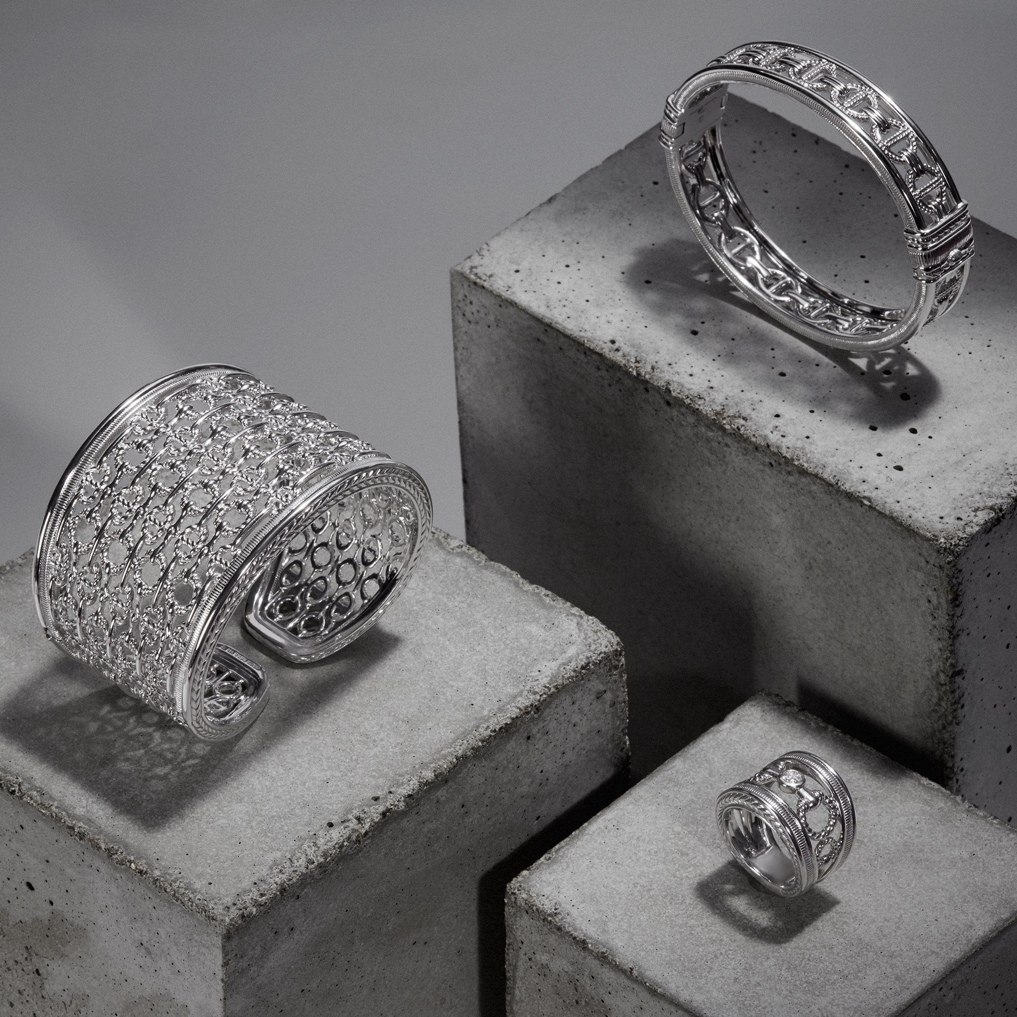 Vienna Single Stone Ring with Diamonds