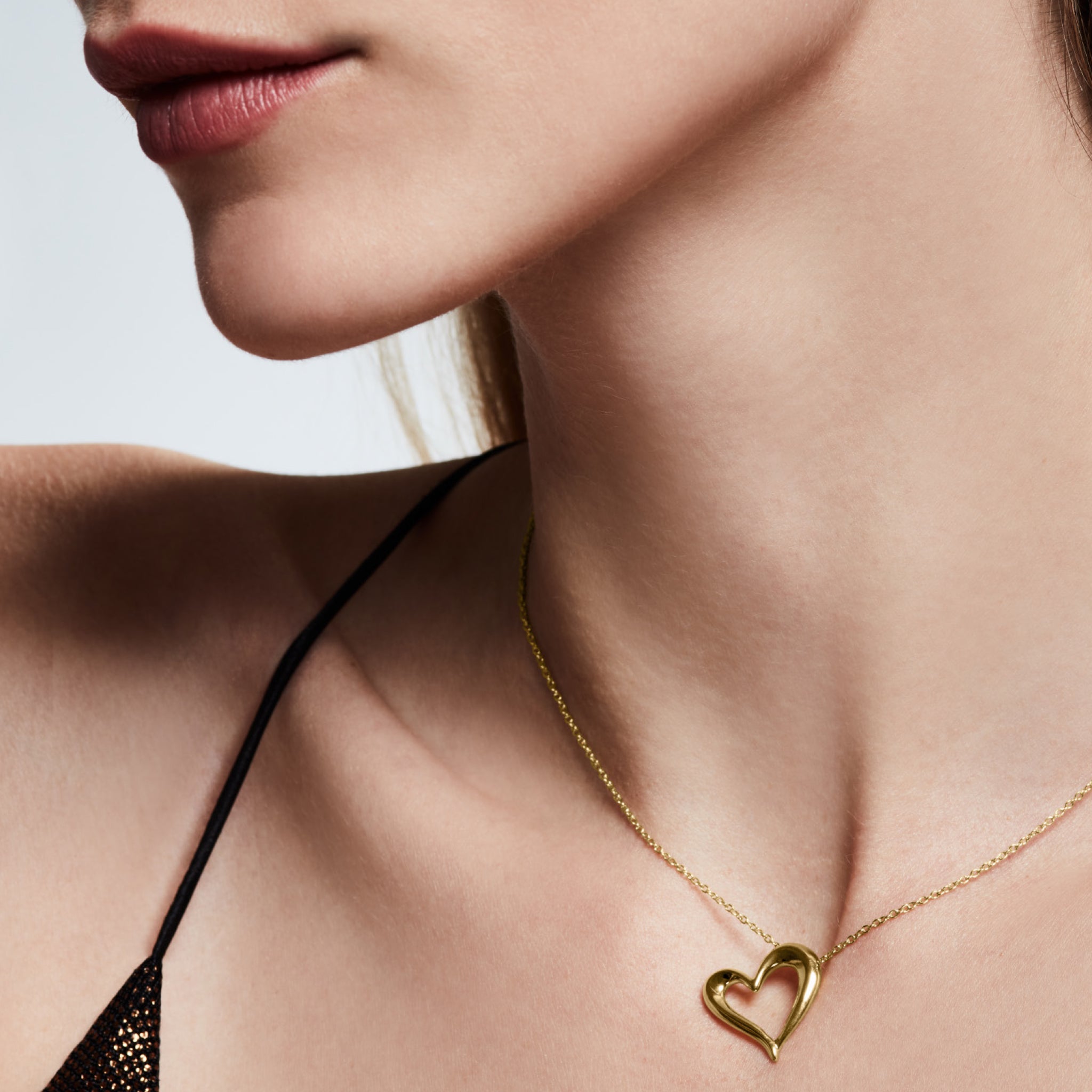 Eros Open Heart Necklace in 18K