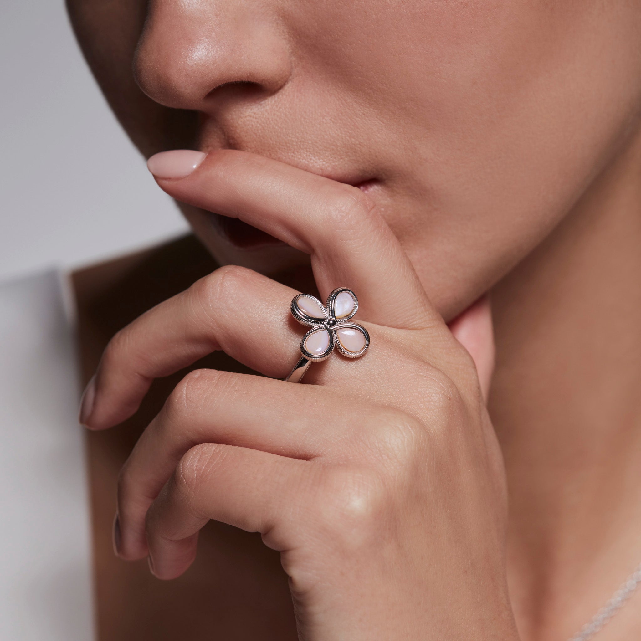 Jardin Flower Ring with Pink Mother of Pearl