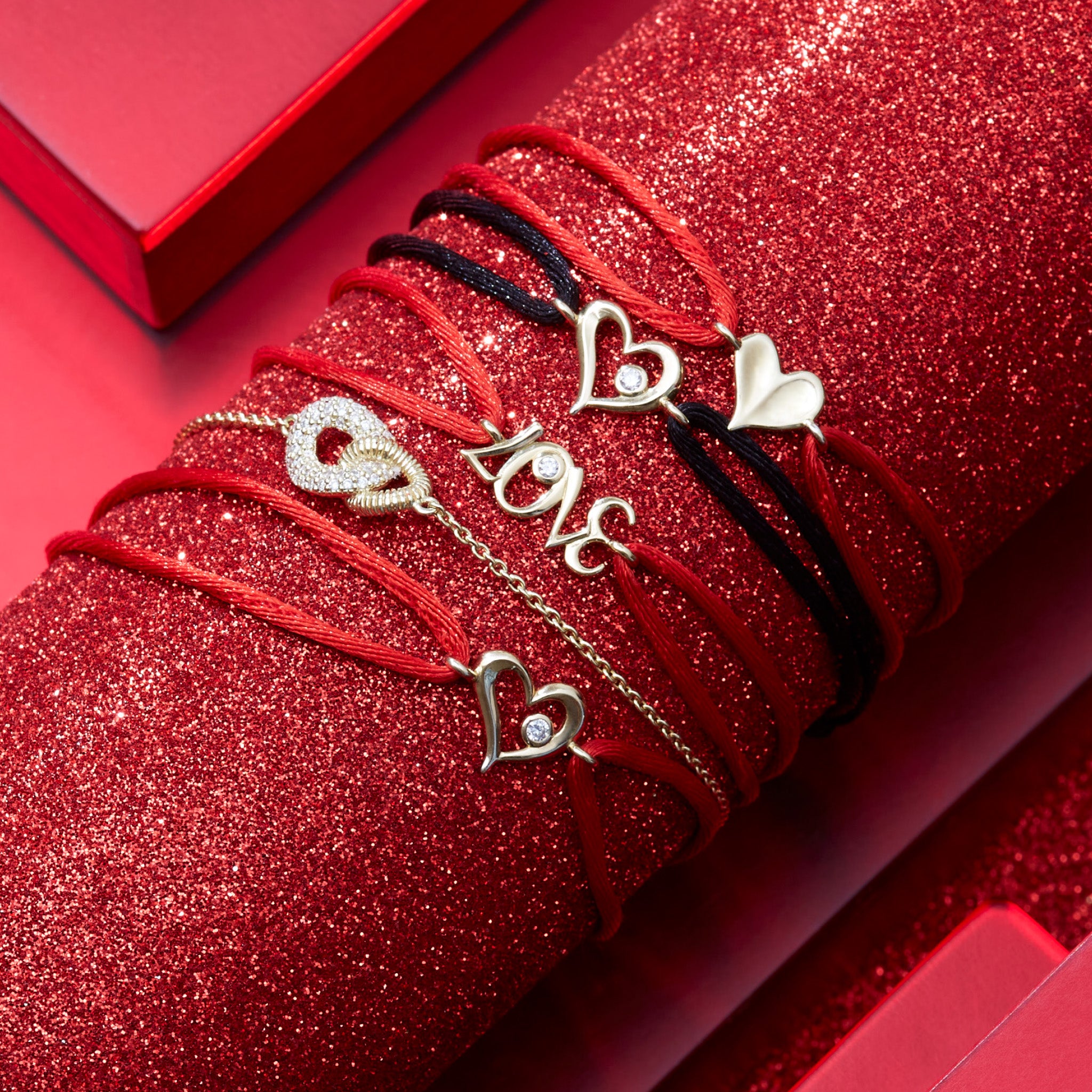 Eros Open Heart Red Cord Bracelet with Diamonds in 18K