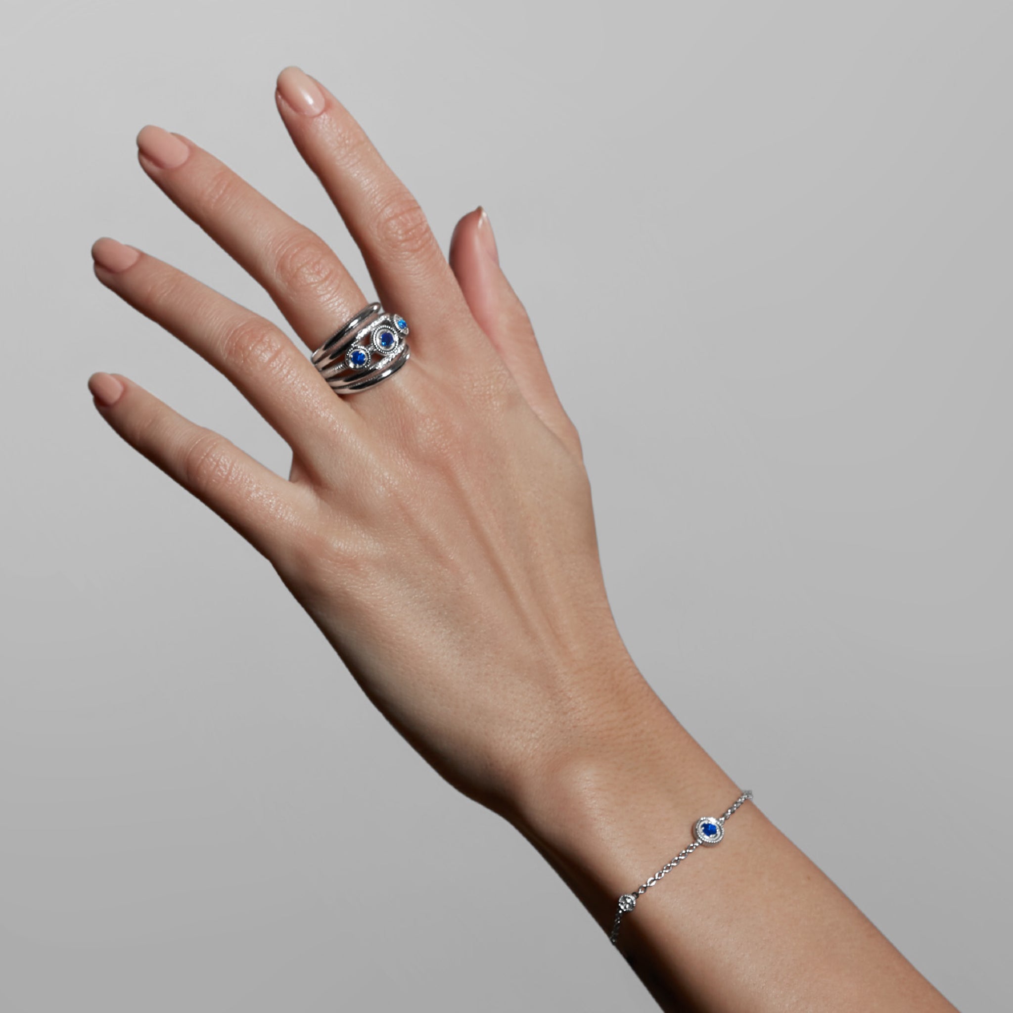 Max Band Ring with Blue Sapphire and Diamonds