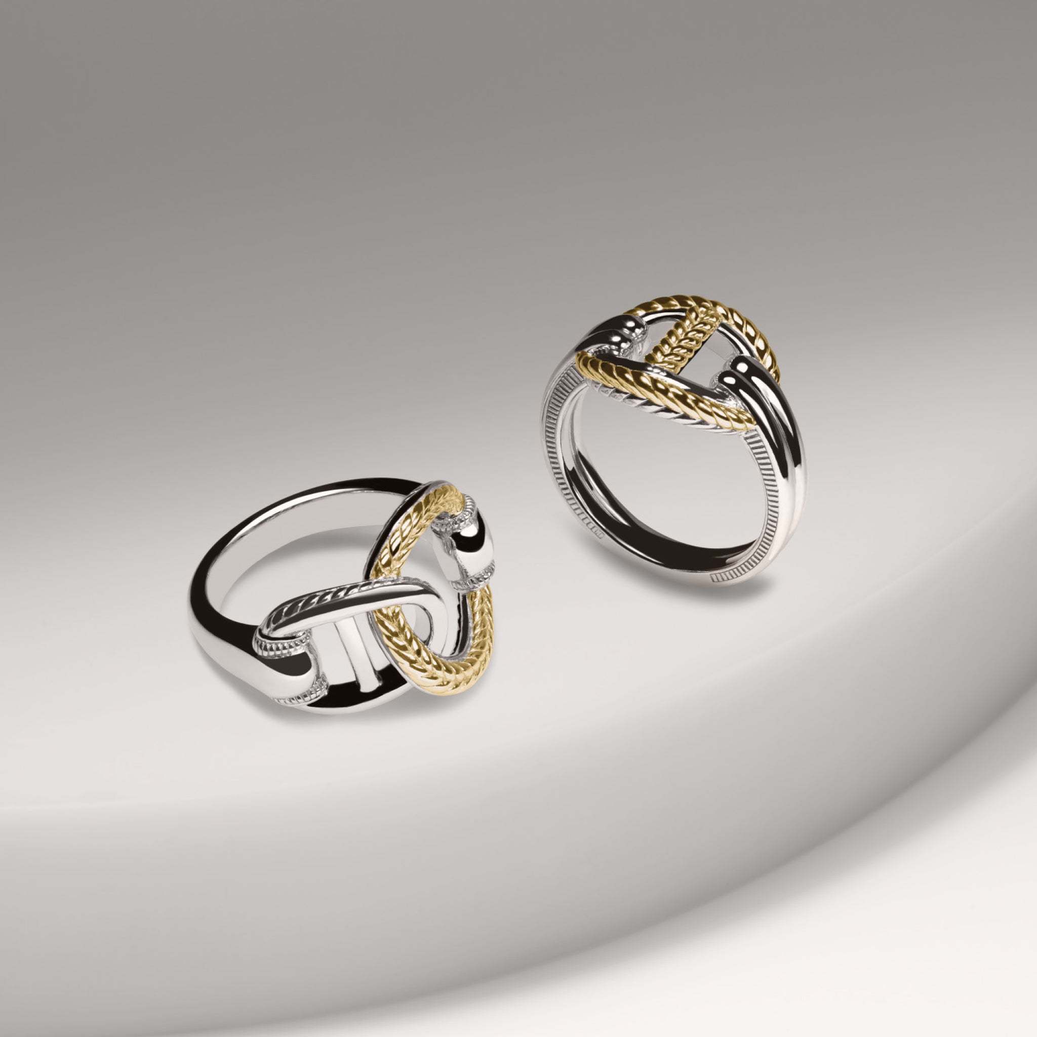 Vienna Single Link Ring with 18K Gold