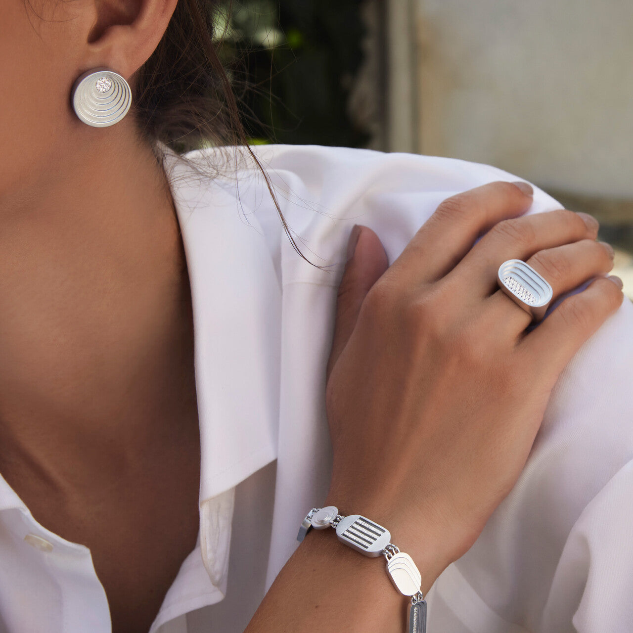 Ayah Earrings with White Sapphire